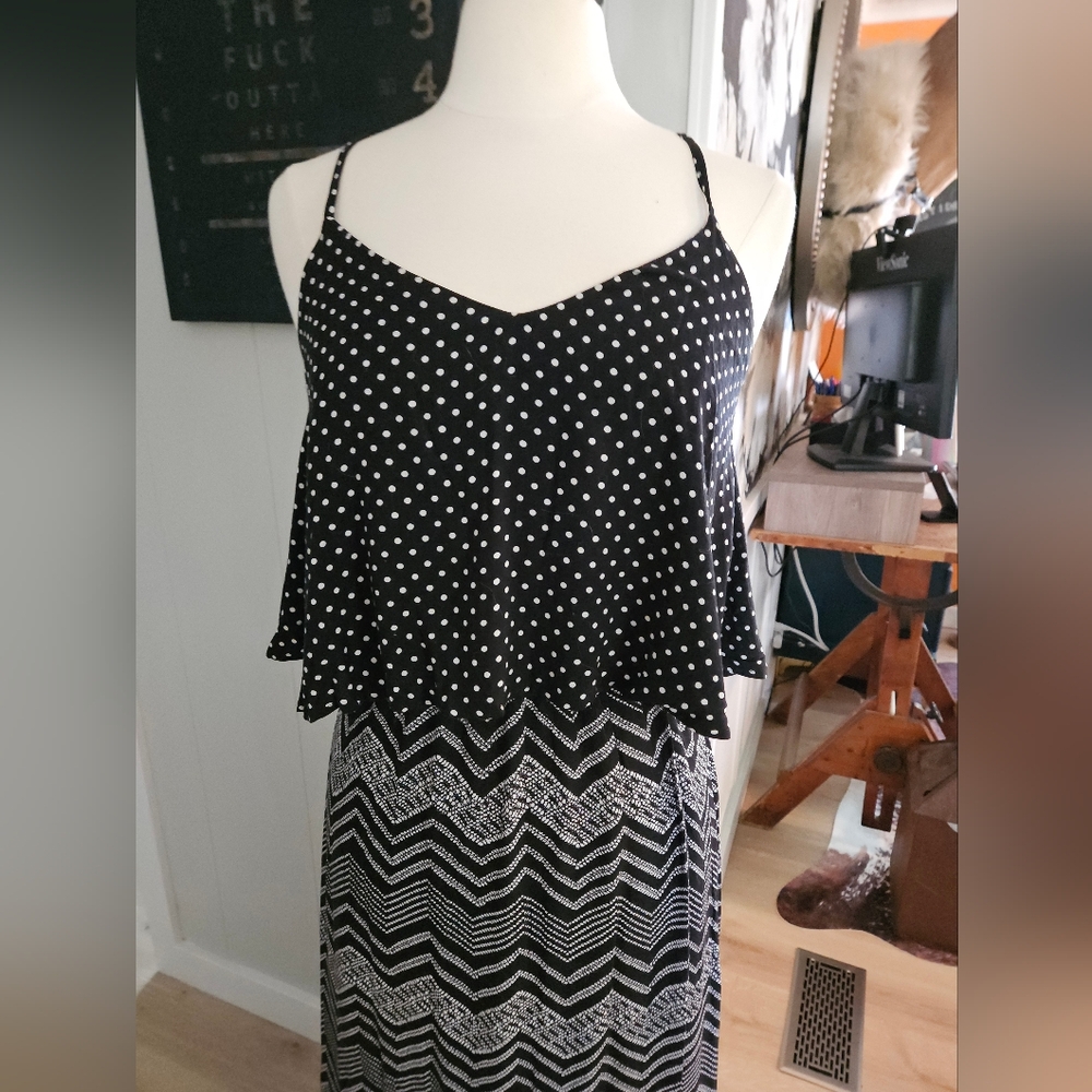 BeBop Women's BOHO Racer Back Maxi Dress Size M Geometric Design - Picture 2 of 4